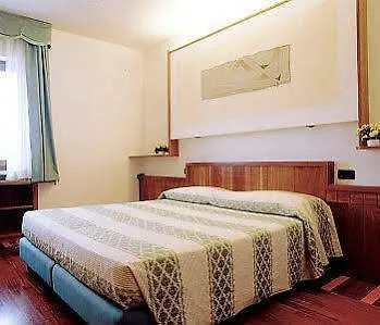 Carlo Felice 4*