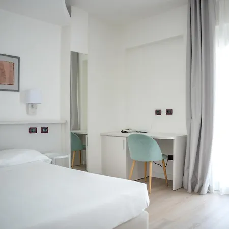 Carlo Felice Ξενοδοχείο