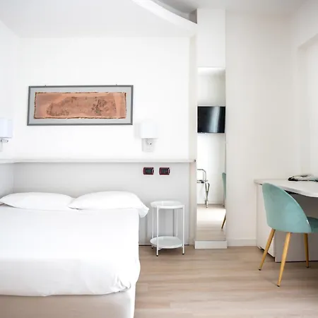 فندق Carlo Felice 4*